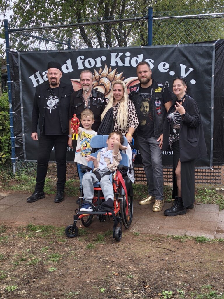 Vorstand mit Elias Familie